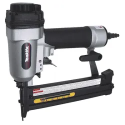 Такер Makita пневматичен за скоби 7.8 bar, за скоби тип 18GA - 15-38 мм, AT638 Такер Makita пневматичен за скоби 7.8 bar, за скоби тип 18GA - 15-38 мм, AT638