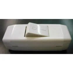 Ключ Naiden Kirov електрически междинен, тип мързелив открит монтаж, 6 A, бял Ключ Naiden Kirov електрически междинен, тип мързелив открит монтаж, 6 A, бял