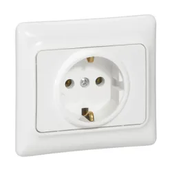 Контакт Legrand интериорен единичен скрит монтаж, 16 A, 2P+E, 20 IP, бял, Kaptika Контакт Legrand интериорен единичен скрит монтаж, 16 A, 2P+E, 20 IP, бял, Kaptika